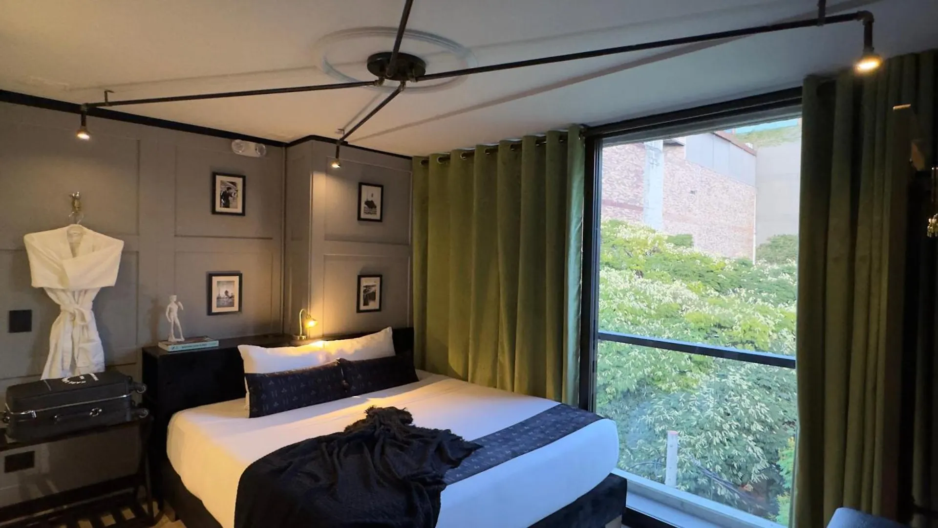 ****  Hotel Helene Medellin Colombia