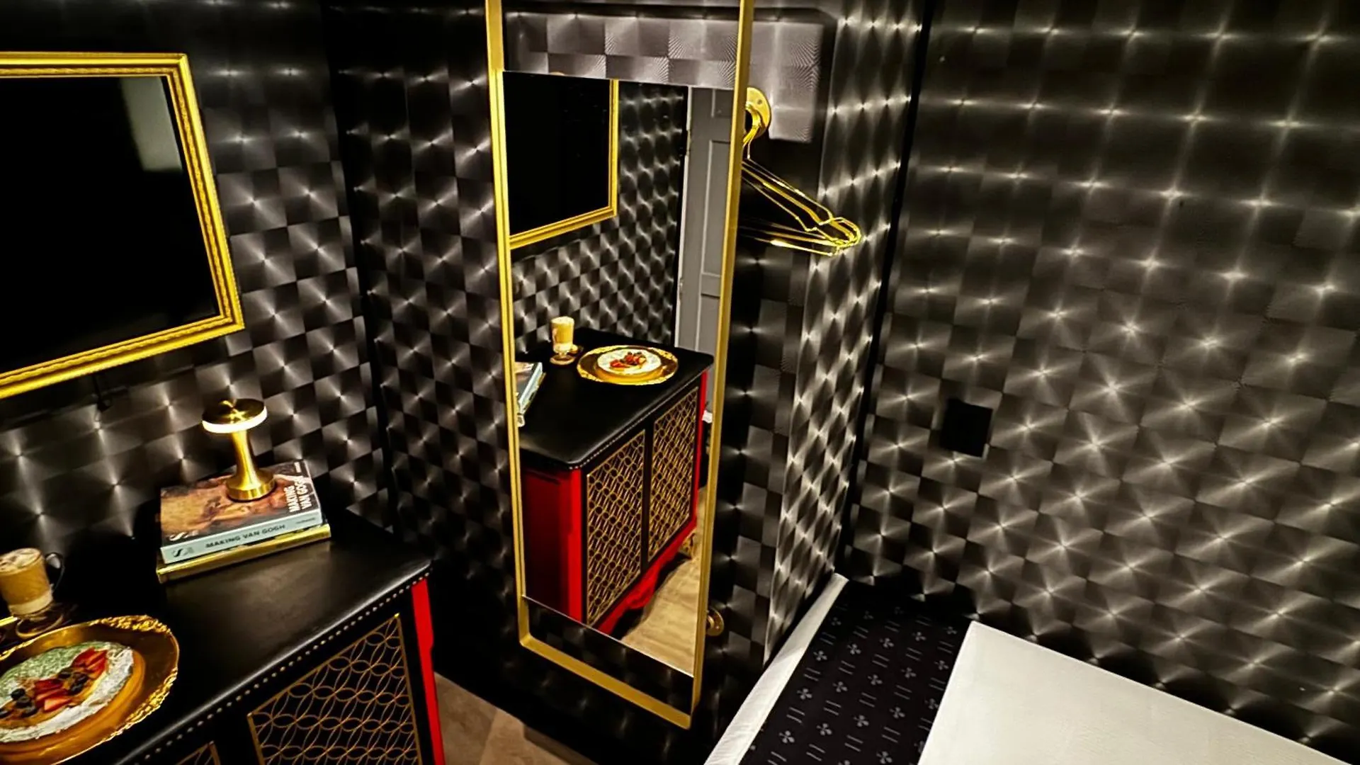 ****  Hotel Helene Medellin Colombia